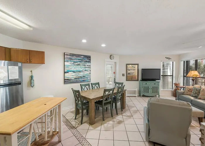 New! Private Patio And Stunning Views! Apartment *