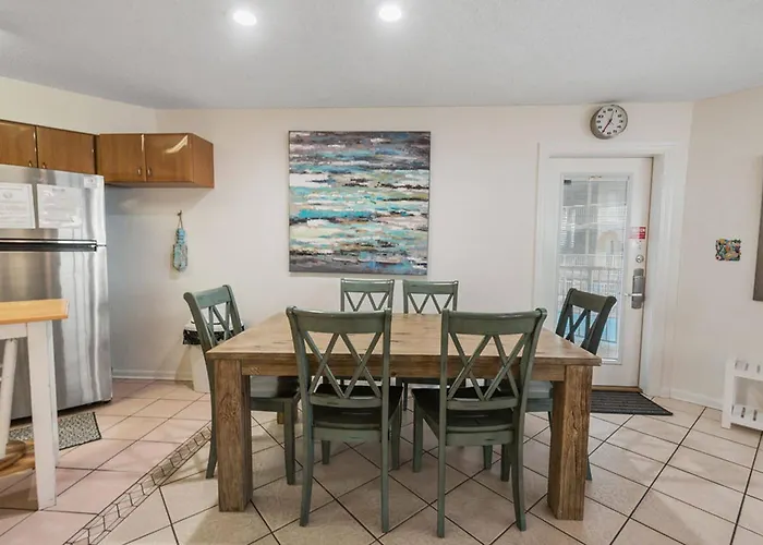 Apartment New! Private Patio And Stunning Views!