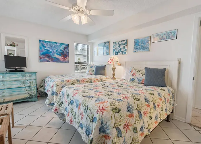 Apartment New! Private Patio And Stunning Views!