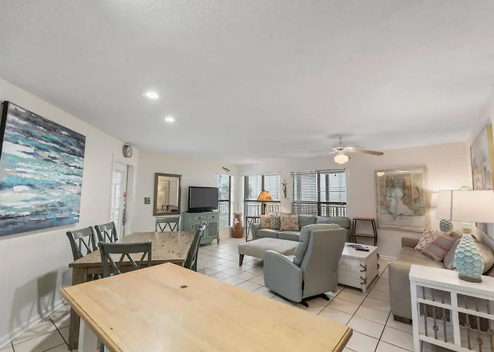 Apartment New! Private Patio And Stunning Views!