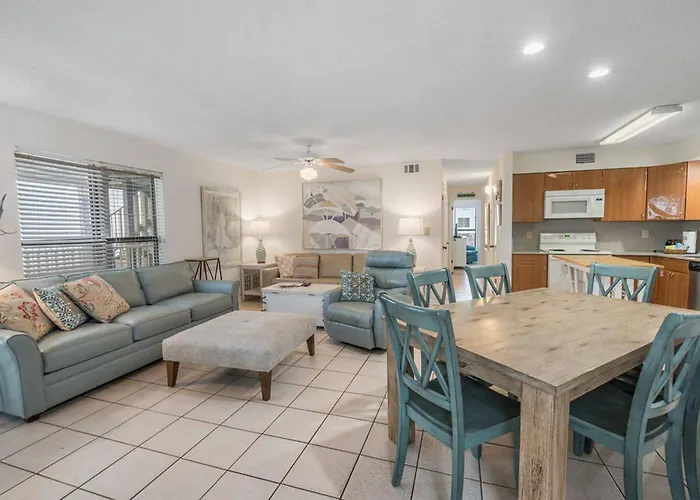 New! Private Patio And Stunning Views! Apartment *