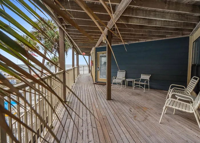 New! Private Patio And Stunning Views! Apartment